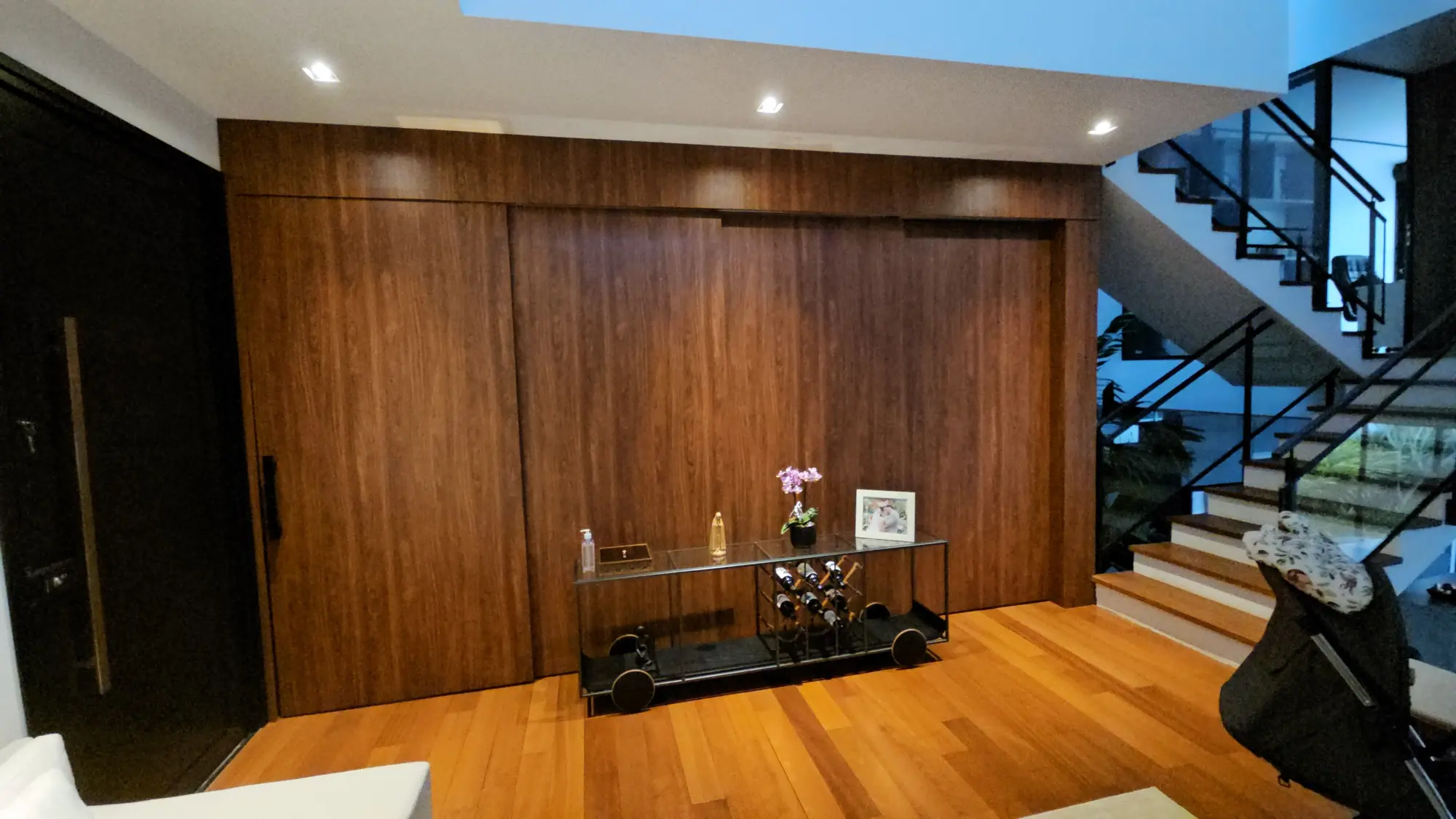 Painel de madeira planejado para sala